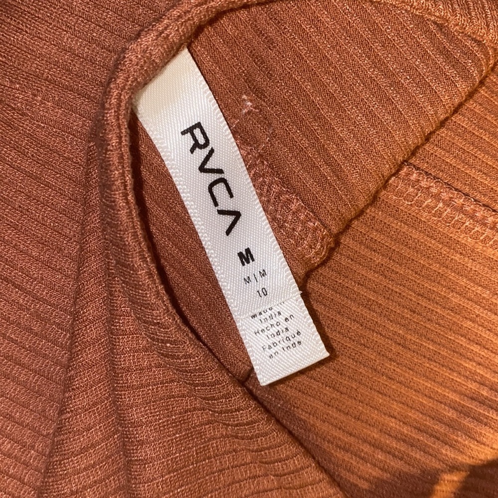 RVCA - Picture 4 of 4